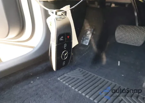 2018 Mercedes-Benz E 300 from USA, damaged, VIN WDDZF4JB2JA455706